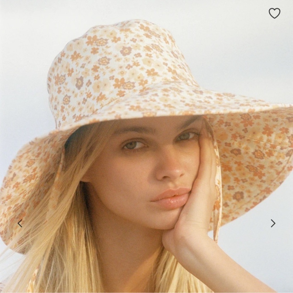 Lack Of Color Floral Wide-Brim Sun Hat in Cream and Tan